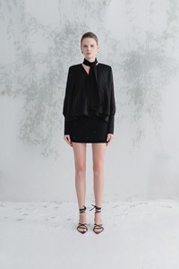 Precio al por mayor Blusas y camisas para mujer Ropa de verano Embalaje personalizado Mabel Top con cuello en V Tela de cupro Whiteant Vietnam - Product Image 6