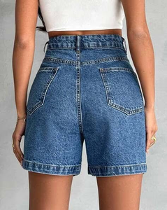 กางเกงยีนส์ขาสั้นเอวสูงสำหรับผู้หญิง ระบายอากาศได้ดี สไตล์ลำลอง มีกระเป๋า ดีไซน์เก๋ กระดุมผูกเอว ความยาวปานกลาง สีพื้น เหมาะสำหรับฤดูร้อน - Product Image 4