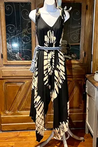 จั๊มสูทผ้าเรยอนสำหรับผู้หญิงกางเกงฮิปปี้คอวีผ้ายืดแขนกุดสีดำมัดย้อมเซ็กซี่แบบลำลองคุณภาพสูง2025ล่าสุด - Product Image 4