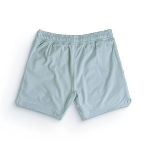 กางเกงขาสั้นกีฬาผู้ชายปี 2025 น้ำหนักเบา คุณภาพสูง แห้งเร็ว พิมพ์โลโก้ได้ ลายเรียบ ปรับแต่งได้ สไตล์ลำลอง สตรีทแวร์ - Product Image 2