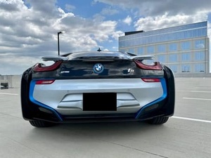 Portaequipajes Metálico Automático para B-M-W i-8 2015 con Asientos de Cuero, Batería de Litio y Características Premium - Product Image 2