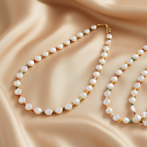 Collier élégant en perles d'eau douce plaqué or avec accents colorés, idéal pour la revente - Product Image 3