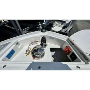 Barcos de Lujo Regal LX6 2025 para Aventuras Acuáticas - Product Image 1