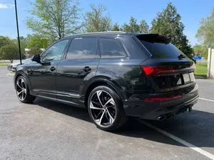 Audi SQ7 2023 en parfait état - Product Image 2