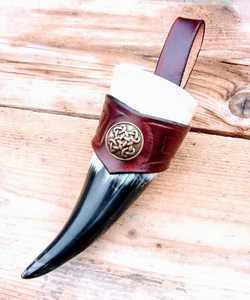 Longue corne à boire Viking rustique fabriquée à la main avec un savoir-faire traditionnel pour des événements médiévaux à un prix abordable - Product Image 3