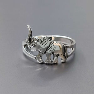 Fashionable Gold Plated <b>Silver</b> <b>Ring</b> (2.9 Grams) Modern Gemstone Inlay Jewelry Trendy Trendy Fashionable <b>Ring</b> for Any Occasion - Product Image 1