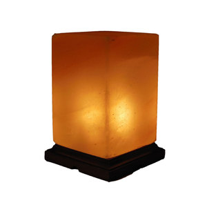 Lampe bloc de couleur rose clair fabriquée à la main lampe à sel de forme carrée-entreprises siennes - Product Image 2