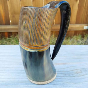 Taza de cuerno para beber vikingo con diseño religioso de animales hechos a mano ecológicos grabados en 3D de alta calidad - Product Image 3