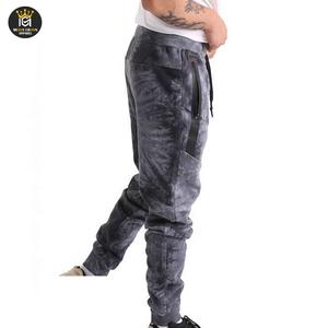 Jogging délavé à l'acide pour hommes fabriqué en usine, coupe confortable, fermeture à cordon de serrage personnalisée, pantalon léger et décontracté pour hommes délavés - Product Image 4