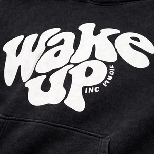 เสื้อฮู้ดผู้ชายสีดำ Wake up Inc แขนยาว ผ้าฟลีซคอตตอน พิมพ์ลายโลโก้ด้านหน้า ระบายอากาศได้ดี น้ำหนัก 300 กรัม สไตล์ฤดูหนาว - Product Image 5