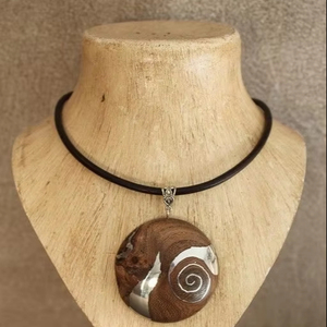 COLLARES DE GUÍA PARA MUJER HOMBRE NATURAL GRANDE BOHO TRIBAL SONO COLGANTE DE MADERA en cordón ajustable Collar hecho a mano - Product Image 6