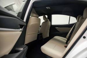 Camry LE 2.5L Híbrido Sedán de Lujo 2026 TY, Blanco Perla Platino, Certificado, Nuevo, Kilometraje Cero/Km, Impecable - Product Image 4