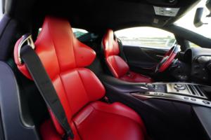 Sử Dụng 2012 Lexus LFA Sedan Tự Động LHD Ngọc Trai Trắng Bên Ngoài Màu Đỏ/Đen Da Nội Thất 4.8L V10 Turbo 8L AWD Ánh Sáng Da R18 - Product Image 3