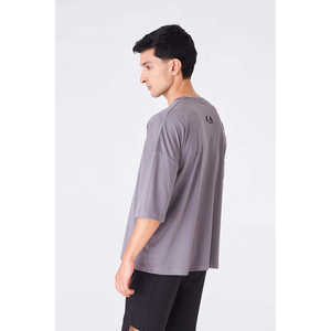 T-shirt de gymnastique en polyester 100% pour hommes, coupe ample pour un confort maximal - Product Image 3