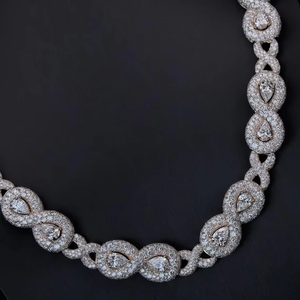 Collar de Diamantes Moissanite con Corte de Pera y Baño de Plata 925, Joyería de Lujo con Halo - Product Image 4