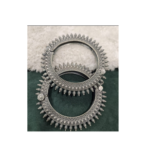 Juego de 2 Brazaletes Apilables de Plata de Ley Oxidada con Textura Vintage Bahamian, Joyería para Mujer al por Mayor - Product Image 1