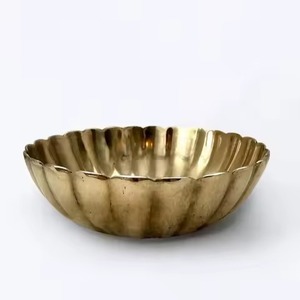 Bol à dattes en métal de style antique avec gravure traditionnelle, parfait pour embellir la décoration et la présentation de la table à manger - Product Image 4