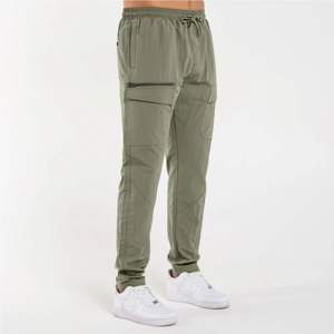 Pantalon cargo léger durable pour hommes avec design ample et poignets élastiques pour un style de vie actif - Product Image 2