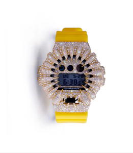 Montre ronde en acier inoxydable avec cadran en verre, design à griffes dorées glacées, jaune, résistante à l'eau jusqu'à 10 bars - Product Image 1