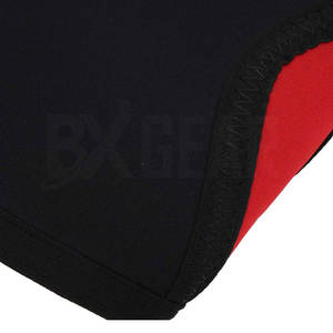 Rodillera de calidad superior que se mantiene en su lugar durante entrenamientos intensos ofreciendo apoyo y protección - Product Image 3