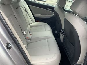 2023 G-e-n-e-s-i-s G 7 0 2,0 T RWD bajo kilometraje y precio asequible en stock listo para su envío - Product Image 6