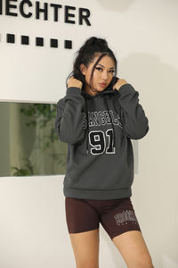 Prix de gros 100% haute qualité recadrée femmes sweat à capuche léger tricoté tissu décontracté haut court à capuche imprimé Techniques hiver - Product Image 5