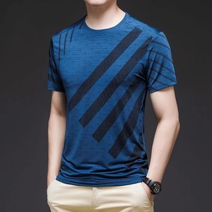 Camiseta gráfica personalizada de primera calidad al por mayor con diseño de logotipo Método de impresión Camiseta impresa Camiseta para hombre - Product Image 3