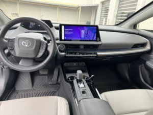 Toyota Prius XLE V4 2.0L FWD 2023 Usado en Buen Estado - Product Image 5