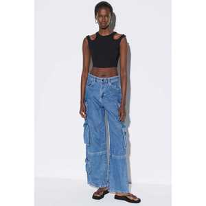 Top Corto Casual con Manga Casquillo y Logotipo Frontal - Product Image 3