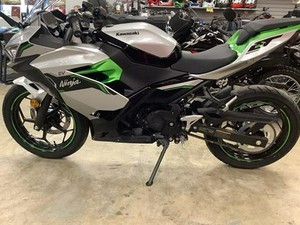 La Mejor Marca 2024, <span class=keywords><strong>Kawasaki</strong></span> <span class=keywords><strong>Ninja</strong></span> e 1 ABS, Nueva Motocicleta Deportiva - Product Image 3