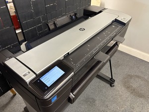 Nuevo y moderno HP DesignJet T830 Impresión móvil impecable - Product Image 3