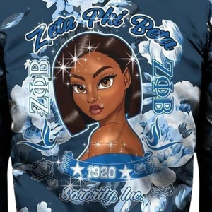 Chaqueta Universitaria Griega de Satén Azul y Blanco para Mujer de la Hermandad Zeta Phi Beta, Bordado de Escudo, Diseño Premium, Forro de Nailon, Ecológica - Product Image 5