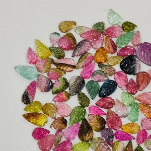 Pierres précieuses Mehrajudin : Tourmaline naturelle multicolore sculptée en forme de feuille, taille 7-8mm, traitement par cirage/huile, pierres brutes de tiers - Product Image 3