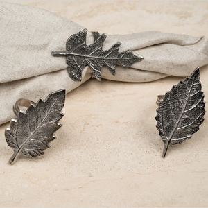 Feuille d'érable or poli couleur rouge à l'intérieur des ronds de serviette en métal forme de feuille métal décoratif fournitures en gros de bonne qualité - Product Image 3