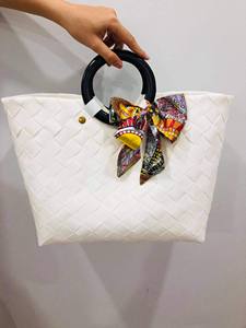 Bolsa de Mano Tejida a Mano de Plástico Colorida de Vietnam, Bolsa de Verano, Bolsas de Plástico Tejidas, Bolsa de Tiras de Plástico con Precio Económico 99GD - Product Image 5