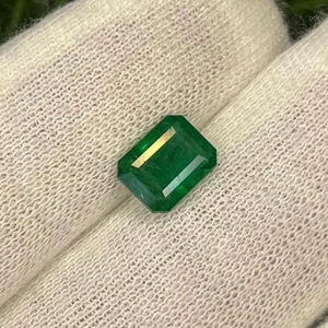 Gema de Esmeralda Verde Natural con Corte Octogonal. Esmeralda para Anillo. - Product Image 1