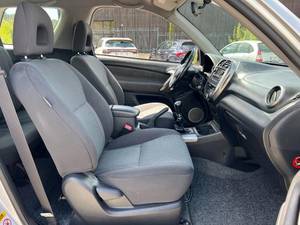 Toyota Rav4 SUV 2005 Súper Limpio, Automático, Asientos de Cuero, Techo Solar, Motor Turbo - Product Image 4