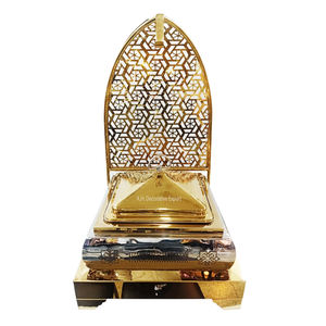 El plato de frotamiento de comida más increíble, plato de frotamiento de comida redondeado chapado en oro brillante con Base de soporte de forma cuadrada para uso en bodas - Product Image 5