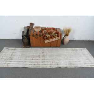 Alfombra Vintage de 2.8x8.9 pies, Alfombra Turca, Alfombra con Parches Blancos y Verdes - Product Image 2