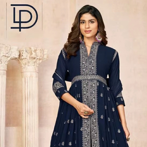 Luxe Winter Wear Sherwani Heavy Fox Georgette et Chiffon Dupatta Elaborate Jari Dori Broderie Indian Salwar Kameez Style - Product Image 1