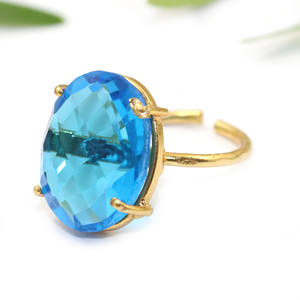 Anillo de lujo en tono dorado, ajuste de punta de cuarzo azul de Londres, banda martillada ovalada, anillo chapado en oro, piedras preciosas, joyería de moda al por mayor - Product Image 2