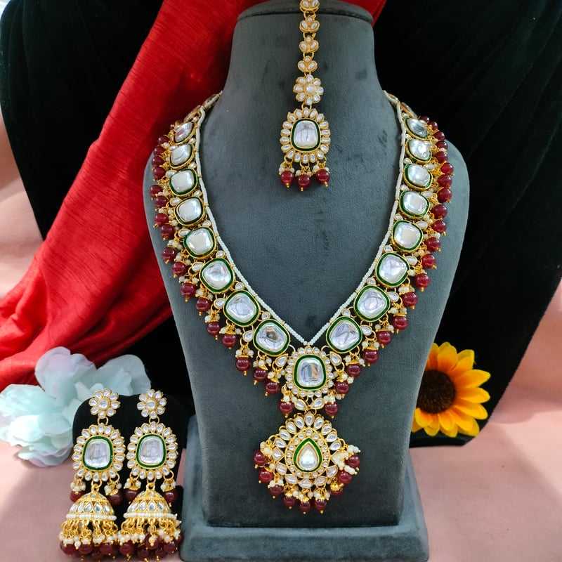 สีน้ำตาลแดง