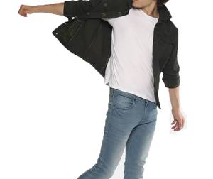 Veste denim pour hommes tendance sur mesure, légère et facile à porter, veste en jean confortable et respirante pour homme avec des produits durables - Product Image 2