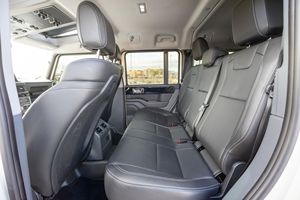 Grenadier Fieldmaster Edition 2024 USADO, Bajo Kilometraje, Motor en Buen Estado, Transmisión Automática, Techo Panorámico, Luces LED, Listo para Enviar - Product Image 6