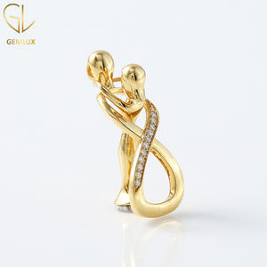 Nouveaux arrivages de colliers à la mode Vente chaude Testeur de diamants 14k Gold Moissanite Diamond Trendy Couple Lover Hug Necklace Pendant - Product Image 2