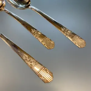 Couverts et cuillères de décoration artisanales de créateur Ensemble de couverts de qualité supérieure Parfait pour une présentation élégante à la table et à la salle à manger - Product Image 5