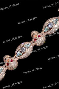 Bracelet en argent 925 avec design crâne en moissanite et accents de pierres rouges et bleues, serti pavé, effet diamant, bijou tendance - Product Image 2