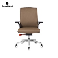 Chaise de bureau en cuir véritable de qualité supérieure, avec pieds en aluminium poli, pivotante, ergonomique, de la marque SpaceUnited Factory Wholesale.