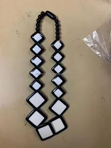 Collier en résine de luxe pour femmes, fabriqué en Inde, tendance, fait à la main, souvenir avec Aaliyan Impex - Product Image 5