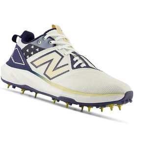 Chaussures de cricket d'intérieur de haute qualité pour hommes Fabricant de sport original Bottes de cricket avec semelle en caoutchouc pour une utilisation estivale et hivernale - Product Image 1